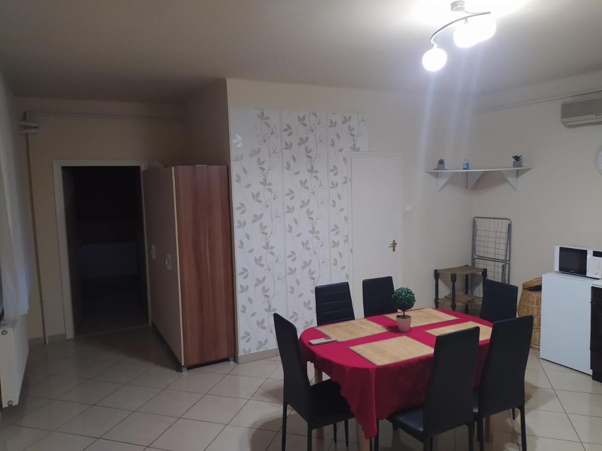 Pingpong Apartman Шольтвадкерт Экстерьер фото